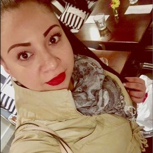 Meet your Posher, Graciela